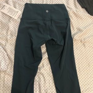 Lululemon Wunder Under HR 1/2 tight crop
